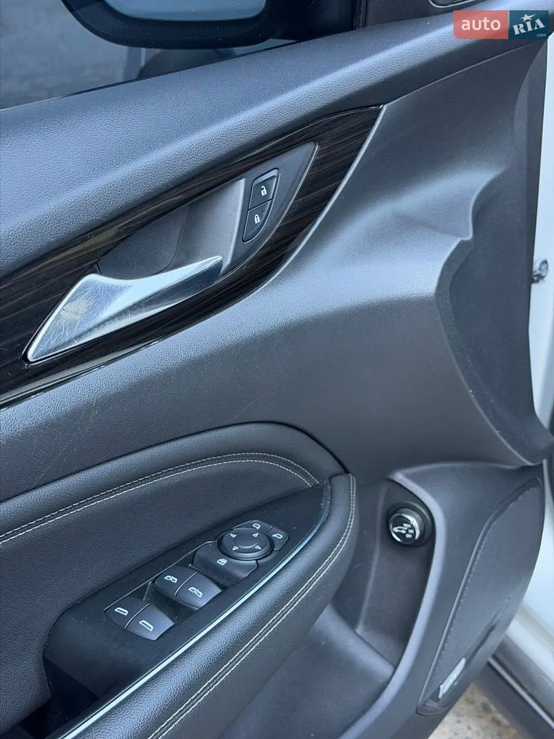 2018 Buick Regal - мініатюра 18