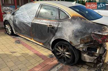 Седан Buick Verano 2012 в 