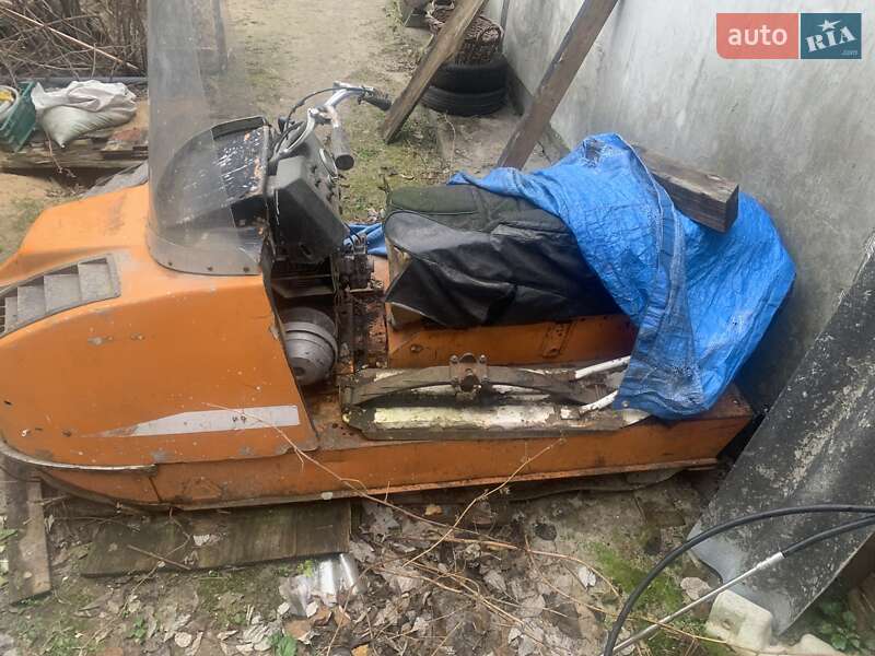 Гірські снігоходи Буран МД 1990 в Димері