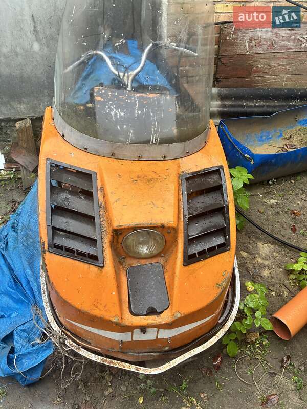 Гірські снігоходи Буран МД 1990 в Димері