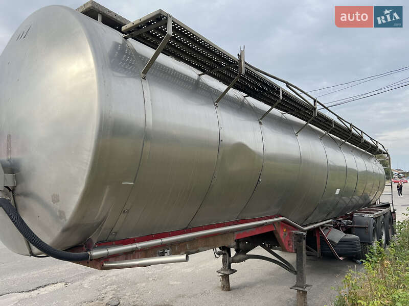 Цистерна напівпричіп Burg BPM 1990 в Луцьку