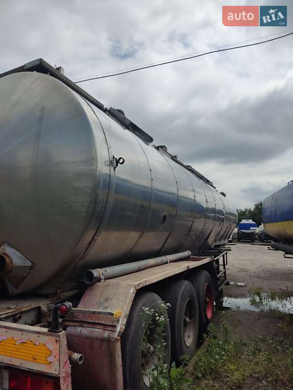 Цистерна напівпричіп Burg Burg 1989 в Кременчуці