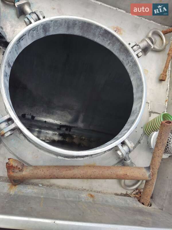 Цистерна напівпричіп Burg Burg 1989 в Кременчуці