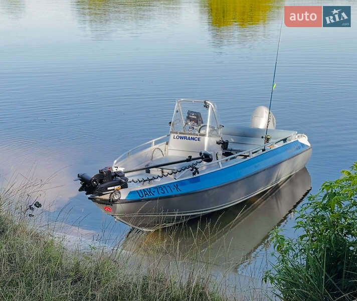 Човен Buster M 2008 в Києві