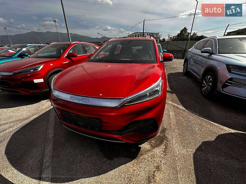 Позашляховик / Кросовер BYD Atto 3 2023 в 