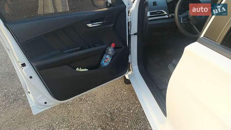 Хетчбек BYD E2 2022 в Дніпрі фото 22 Хетчбек BYD E2 2022 в Дніпрі