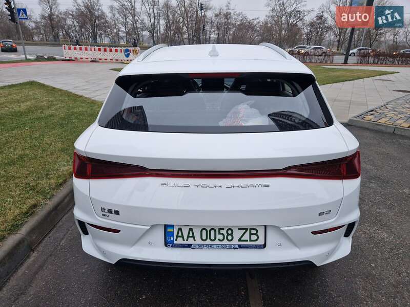 Хэтчбек BYD E2 2023 в Киеве