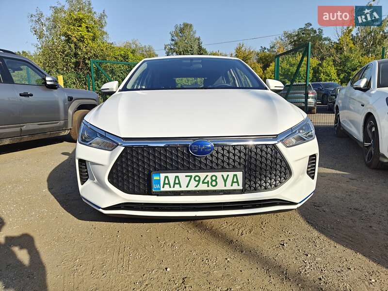 Хэтчбек BYD E2 2022 в Киеве фото 3 Хэтчбек BYD E2 2022 в Киеве