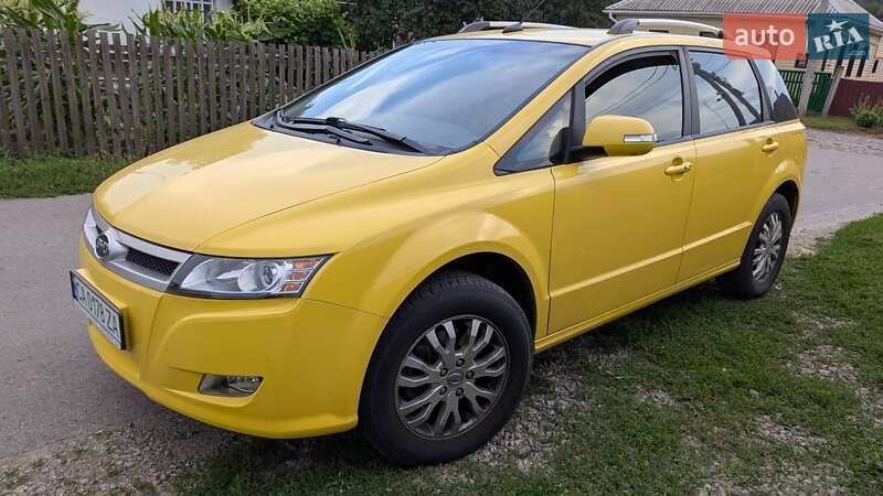 Хэтчбек BYD E6 2014 в Черкассах