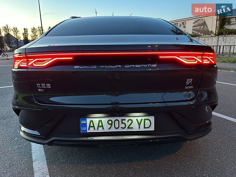 Седан BYD Han 2023 в Киеве