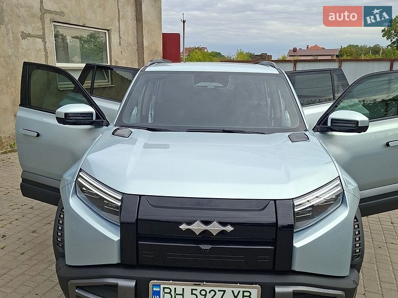 2025 BYD Leopard-3, VIN LGXFF4CD0S0833205:plate — zdjęcie 1 (autoria)