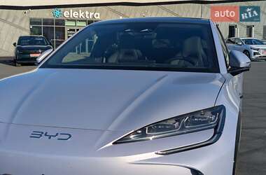 Позашляховик / Кросовер BYD Sea Lion 07 2024 в 