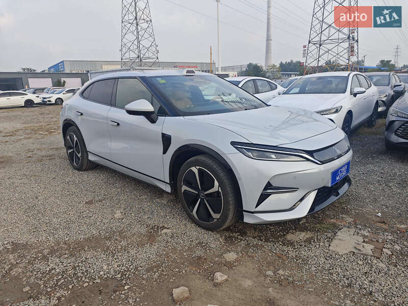 Внедорожник / Кроссовер BYD Song L 2025 в  фото Внедорожник / Кроссовер BYD Song L 2025 в