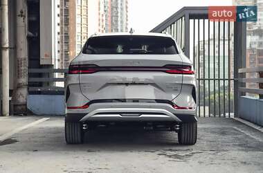Позашляховик / Кросовер BYD Song Plus 2025 в 