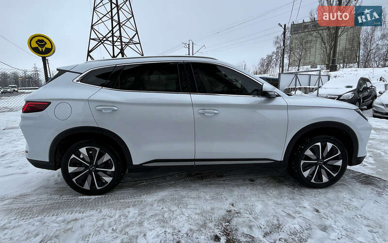 Позашляховик / Кросовер BYD Song Plus 2024 в Стрию