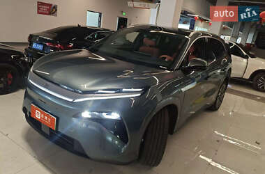 BYD Tang L