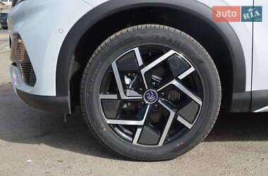 Позашляховик / Кросовер BYD Yuan Plus 2024 в 