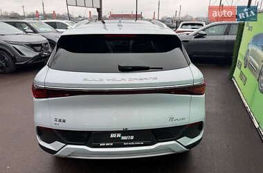 Позашляховик / Кросовер BYD Yuan Plus 2024 в 