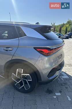 Позашляховик / Кросовер BYD Yuan Plus 2024 в 