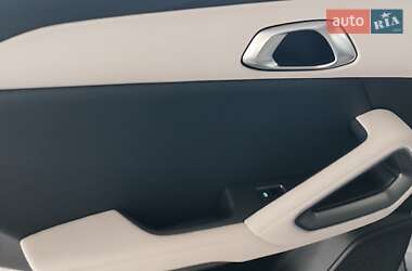 Позашляховик / Кросовер BYD Yuan Up 2025 в 