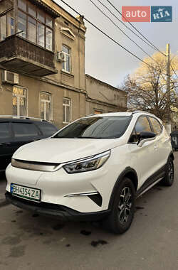 Позашляховик / Кросовер BYD Yuan 2021 в 
