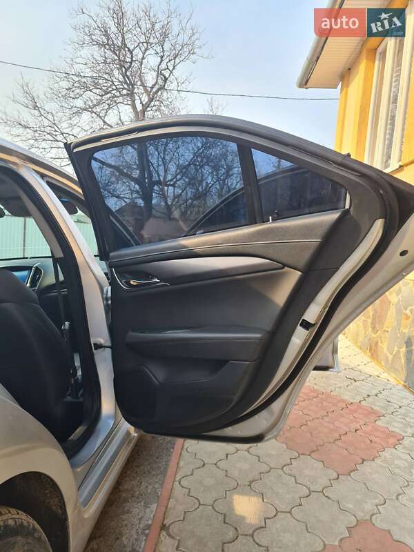 Седан Cadillac ATS 2013 в Чернівцях