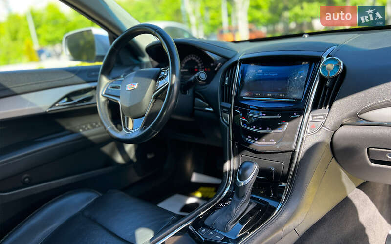 Седан Cadillac ATS 2015 в Львові