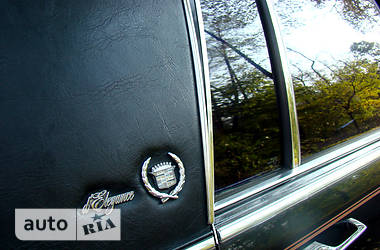 Седан Cadillac Brougham 1988 в 