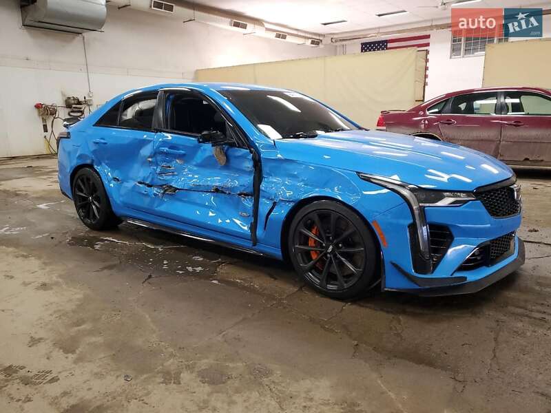 Седан Cadillac CT4-V 2022 в Львові