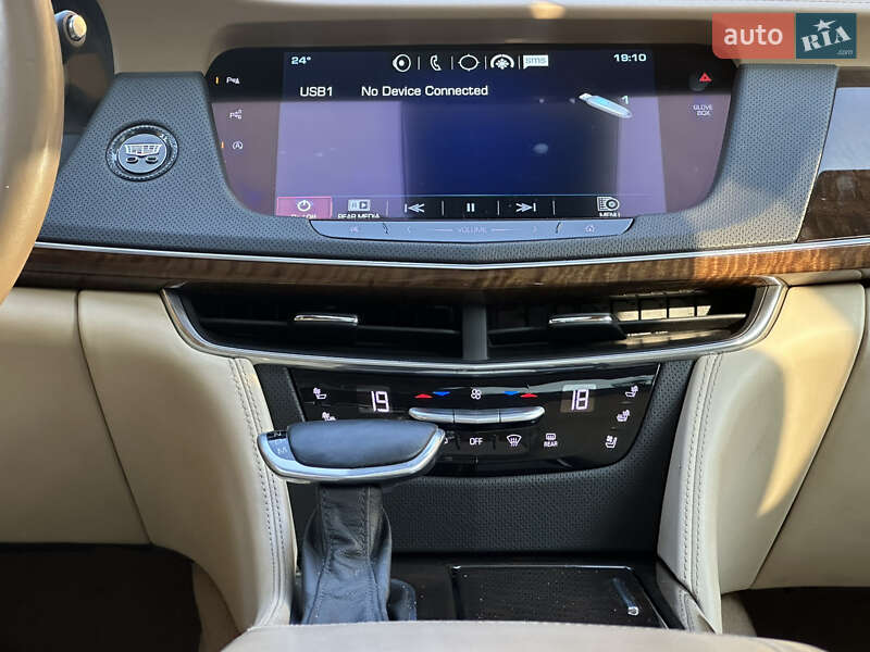 Седан Cadillac CT6 2016 в Буську