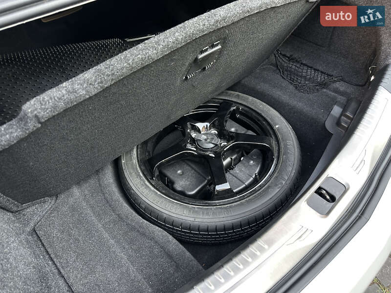 Седан Cadillac CT6 2016 в Буську