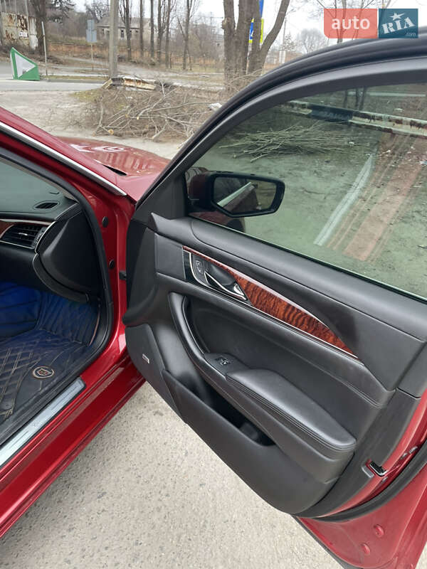 Седан Cadillac CTS 2013 в Дніпрі