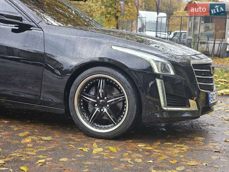 Седан Cadillac CTS 2015 в Львове