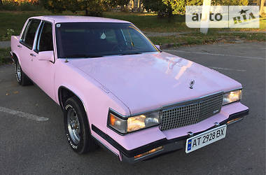 Седан Cadillac DE Ville 1986 в Івано-Франківську