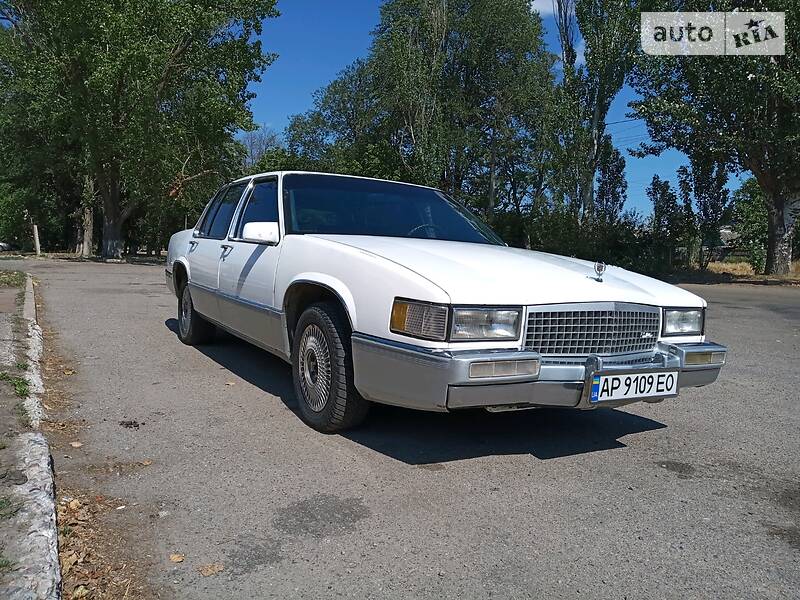 Седан Cadillac DE Ville 1990 в Бердянске