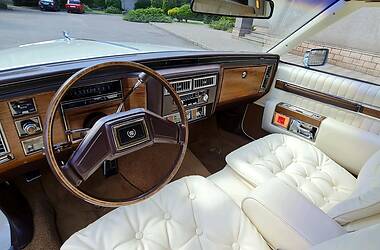 Купе Cadillac DE Ville 1984 в Кривому Розі