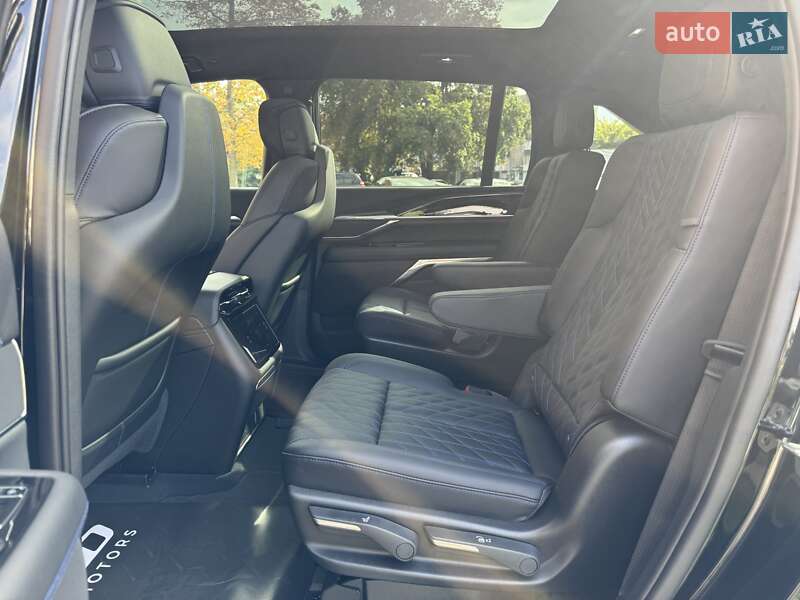 Внедорожник / Кроссовер Cadillac Escalade IQ 2025 в Киеве