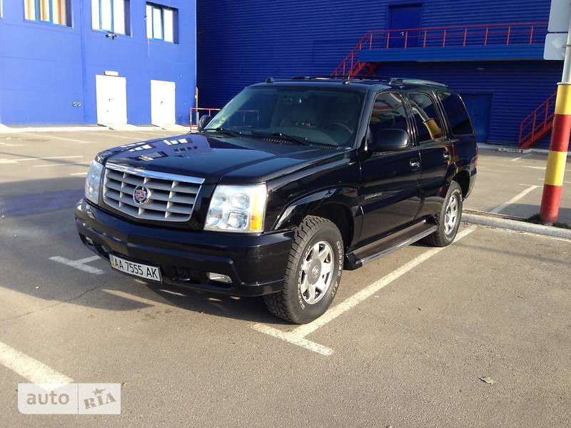Внедорожник / Кроссовер Cadillac Escalade 2004 в Киеве