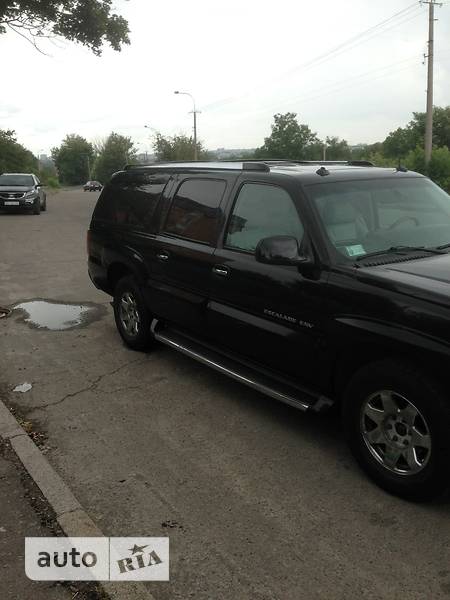 Внедорожник / Кроссовер Cadillac Escalade 2003 в Ровно