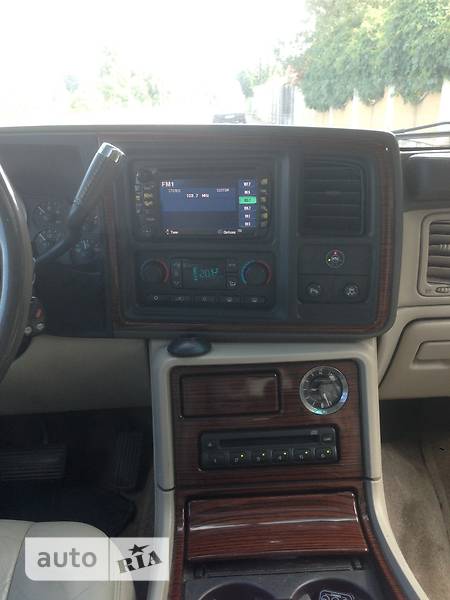 Внедорожник / Кроссовер Cadillac Escalade 2003 в Ровно
