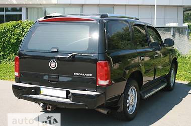 Внедорожник / Кроссовер Cadillac Escalade 2005 в 