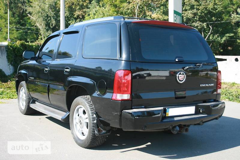 Внедорожник / Кроссовер Cadillac Escalade 2005 в Киеве