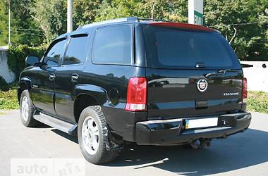 Внедорожник / Кроссовер Cadillac Escalade 2005 в 