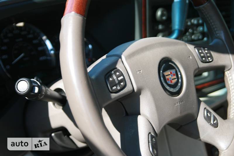 Внедорожник / Кроссовер Cadillac Escalade 2005 в Киеве
