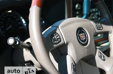 Внедорожник / Кроссовер Cadillac Escalade 2005 в 