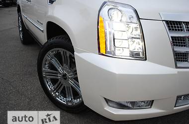 Внедорожник / Кроссовер Cadillac Escalade 2013 в 