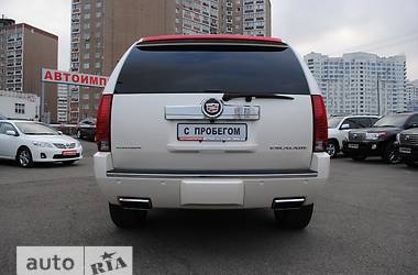 Внедорожник / Кроссовер Cadillac Escalade 2013 в 