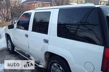 Внедорожник / Кроссовер Cadillac Escalade 2000 в 
