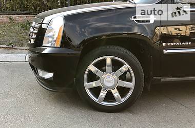 Внедорожник / Кроссовер Cadillac Escalade 2007 в Киеве