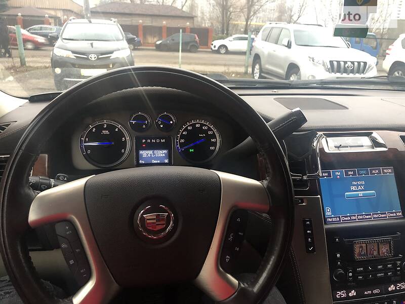 Внедорожник / Кроссовер Cadillac Escalade 2010 в Киеве